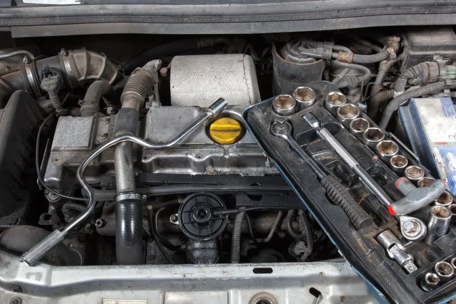 Zapchany EGR objawy diesel - poznaj niebezpieczne sygnały awarii