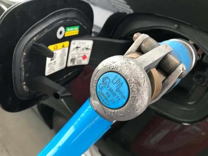 Jak tankować LPG: proste kroki i ważne zasady bezpieczeństwa