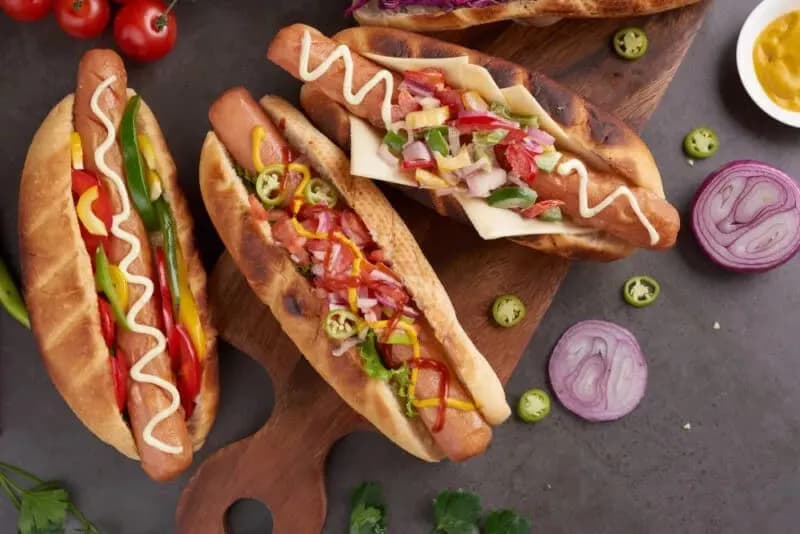 Ile kalorii ma hot dog z Orlenu? Zaskakujące wartości kaloryczne!