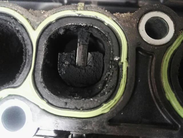 Nieszczelny kolektor ssący – objawy, które mogą zrujnować silnik diesel